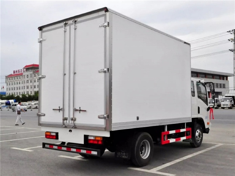 （3.75）大运一排半冷藏车
