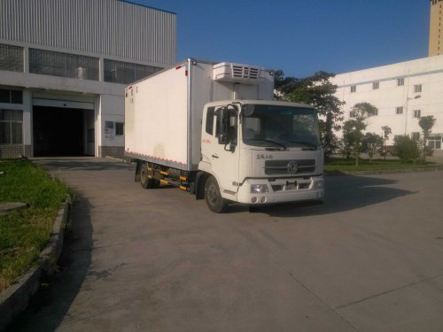 (5.5/5.8米)东风天锦冷藏车