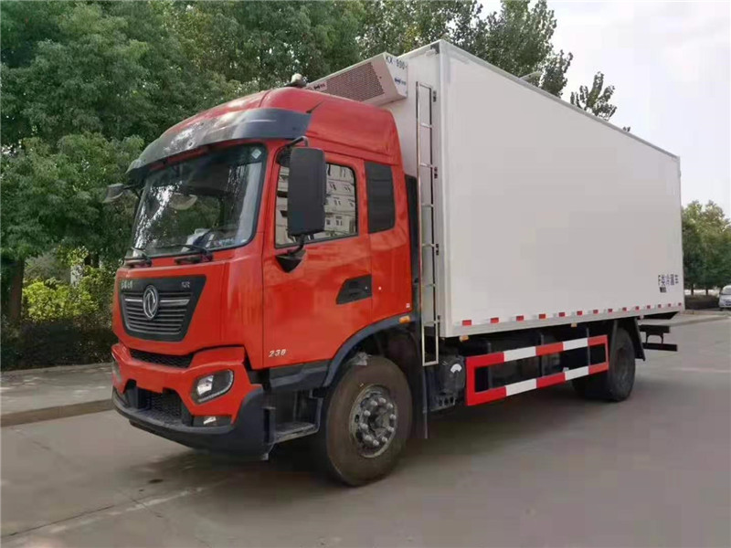 (6.8米)东风天锦冷藏车